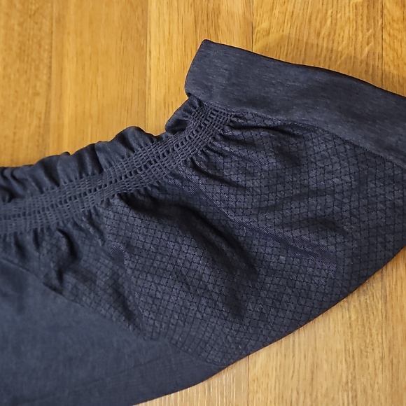 Lululemon Cropped Leggings Size 6 - Picture 4 of 8